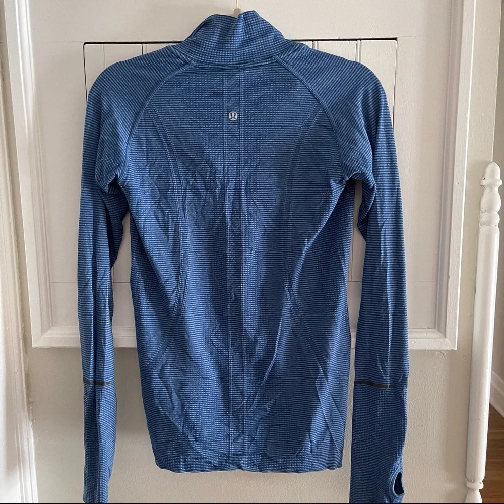 💙 RARE BUFFALO SABRES COLORS LONG SLEEVE LULULEMON HALF ZIP - Picture 2 of 7